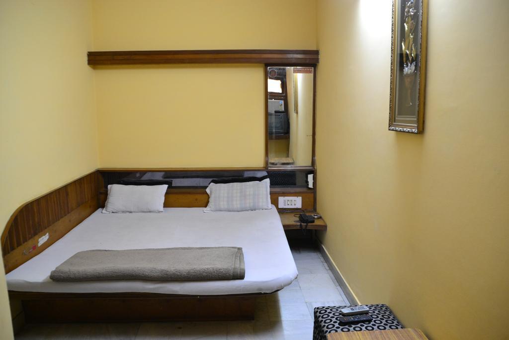 Yes Please Guest House New Delhi Room photo